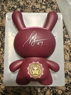 Kidrobot Dunny Obey - Signed By Shepard Fairey 2007 Propaganda vinyl - Image 1 of 4