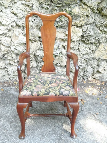 ANTIQUE 19c. CARVED WALNUT LARGE QUEEN ANNE ARMCHAIR Cover