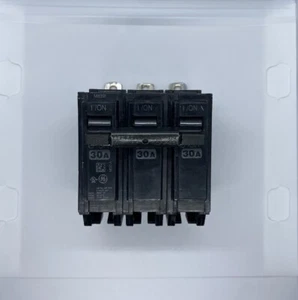 GE THQB32030 DISYUNTOR 3 POLOS 30A 240V - Imagen 1 de 9