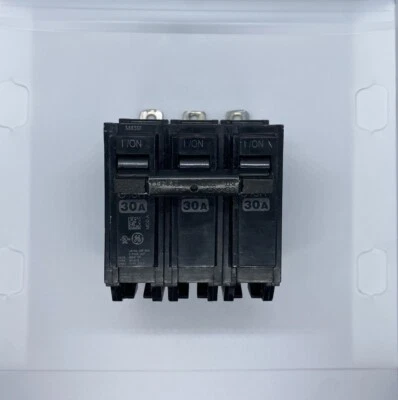 GE  THQB32030 3 POLE CIRCUIT BREAKER 30A 240V - Image 1 of 4
