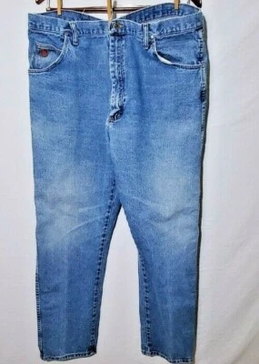 Wrangler Twenty X Style 22 Men’s Relaxed Fit Med Wash Denim Jeans Size 42x34 - Image 1 of 4