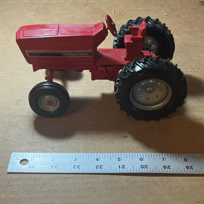 Tractor agrícola de metal fundido a presión ERTL International STK 415 1:16 hecho en EE. UU. de colección Foto 1 de 4