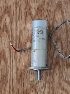 Moteur Globe Motors 27VDC, 6.5W, 16.5K tr/min, PN 43A1442, NSN 6105004713265, NOS. - Photo 1/4