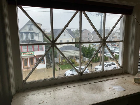 VINTAGE ANTIQUE WINDOW CLEAR WAVY  GLASS   WE SHIP!!!!!!! Cover