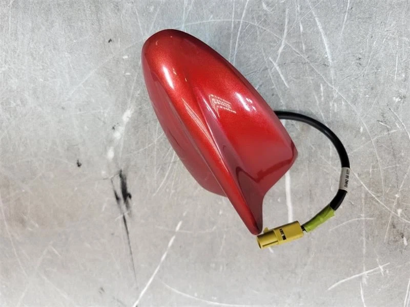 2014 2015 2016 2017 2018 MAZDA 3 ANTENA DE RADIO ROJA BHN2-66-930-62 Foto 1 de 4