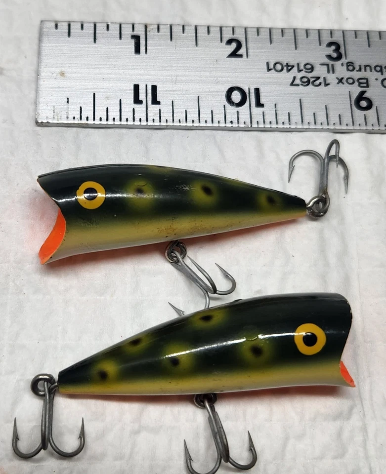(2)VINTAGE BOMBER POPPER FISHING LURE FROG PATTERN. - Image 1 of 1