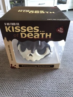 KISSES OF DEATH VINYL FIGURE By ANDREW BELL  - NEW - Image 1 of 3