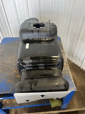 06-12 NISSAN PATHFINDER 4.0 TANQUE DE GASOLINA 21.1 GALONES Foto 1 de 4