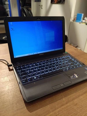 Sony Vaio VPCS13X9E 13,3 Zoll Notebook, i3, 8 GB Ram, 1 TB HDD, bel. Tastatur - Bild 1 von 4