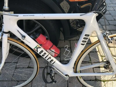 Kastrel 4000 Foto 1 de 4