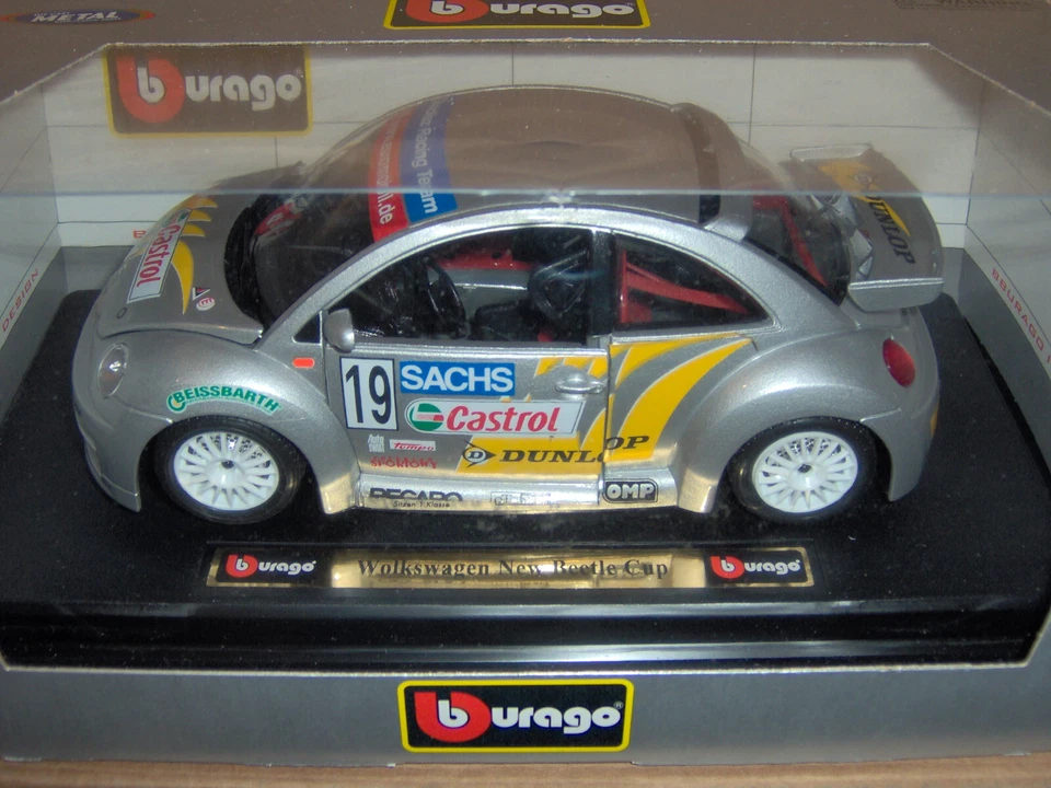 Volkswagen New Beetle Cup Silver Bburago 1:24 - Immagine 1 di 1