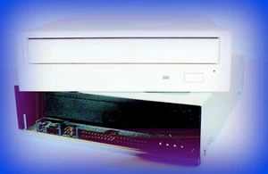 1 X DVD-ROM Laufwerk IDE beige intern Data Storage, Sony, Philips Diverse - Bild 1 von 2