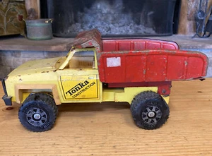Vintage 1983 Tonka Construction Chevy Dump Truck #51070 Yellow / Red - Picture 1 of 12