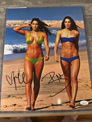 Foto autografiada 11x14 firmada por Nikki Bella y Brie Bella con certificado de autenticidad JSA Bella Twins Foto 1 de 4