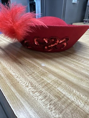 Arlin Mujer Lana Vestido Sombrero Rojo Pluma Lentejuelas Sombrero Rojo Damas Foto 1 de 4