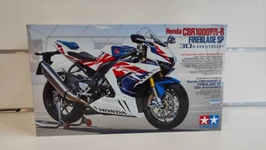 Honda CBR 1000RR-R Fireblade SP Anniversary Model Motorcycle Tamiya Kit 14141 - Picture 1 of 6