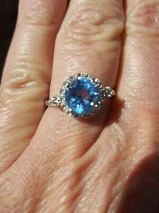 Blue Topaz Round Cut & White Sapphire Labcreated Ring 10kt Solid WhiteGold  - Picture 1 of 12