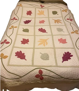 Pottery Barn Fall Quilt Leaves, Excellent EUC 83"x 64" - Picture 1 of 11