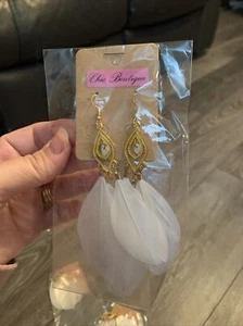 White Gold Long Drop Feather Fashion Earring Boho Festival Boutique - Picture 1 of 2