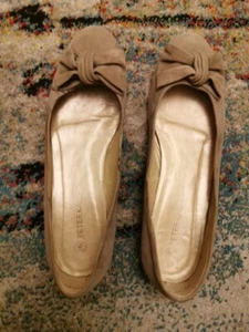 Peter Kaiser Schuhe Größe 7 UK Taupe Wildleder Flats Staubbeutel - Bild 1 von 7