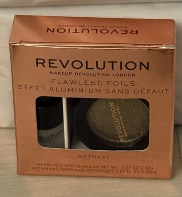 Makeup Revolution Flawless Foils Eyeshadow RETREAT Includes Intensifying Primer - Image 1 of 4