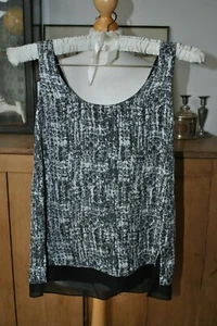 Designer Vince Stylish Black And White Silk Tank Top Vest Sleeveless Blouse XS - Picture 1 of 8