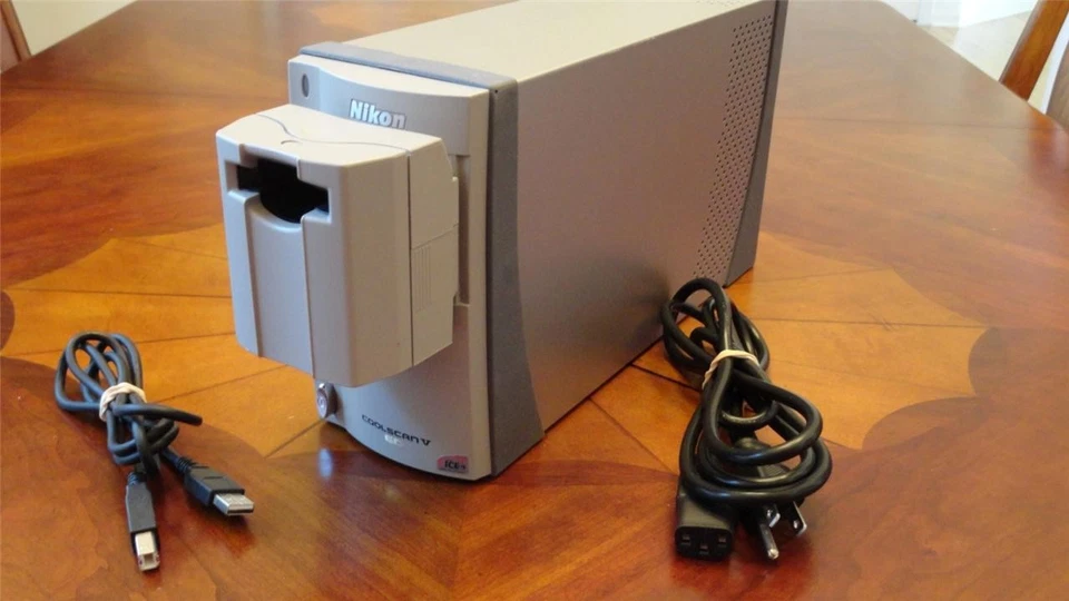 NIKON CoolScan V ED LS 50 Excellent Condition 35mm NEGATIVE FILM Scanner - Image 1 of 1