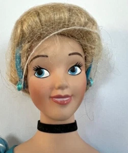 Disney Prinzessin Cinderella 17" Zoll Andenken Porzellan nummeriert Puppe ohne Ständer - Bild 1 von 12