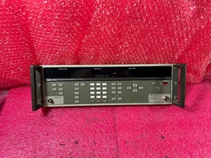 Fluke 6060B Synthesized RF Signal Generator 10kHz-1050MHz ''Panel only'' - Picture 1 of 12