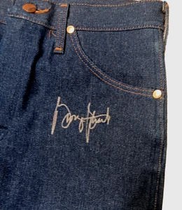 George Strait Signed Men's Wrangler Jeans 2011 NEW 30/32 RARE - Picture 1 of 5
