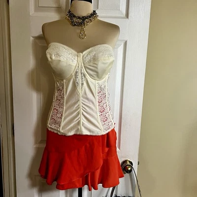 Dominique 蕾丝紧身胸衣 Boning 新娘无肩带文胸 38DD — 第 1/4 张图片