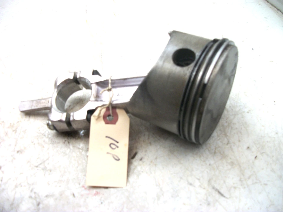 Pieza de tractor Sears SS12 1967 Super Garden: pistón y varilla Tecumseh de 12 HP Foto 1 de 1