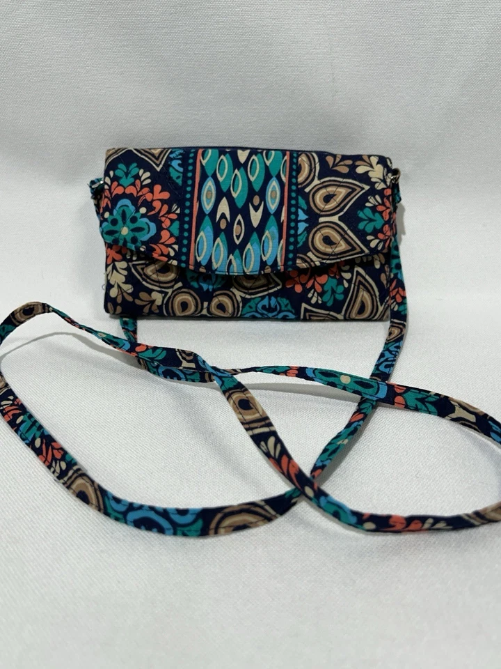 Vera Bradley Sierra Mini Hipster, Bandolera, Cartera, Muñequera, Bolso sin asas Foto 1 de 4