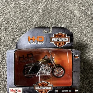 2013 Harley Davidson MAISTO 1/18 H-D CUSTOM SERIES 33 XL 1200V Seventy-Two New - Picture 1 of 7