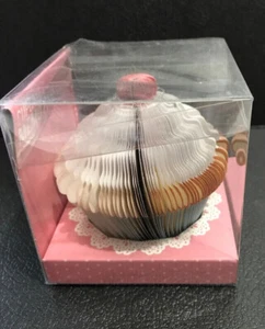 BRANDNEU Kikkerland CUPCAKE NOTIZBLOCK 150 Blatt * Tolles Geburtstagsgeschenk! NRFB - Bild 1 von 5