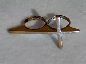 Signierter ALDO - goldfarbener Zwei Finger Kreuz Ring - Fingergröße Adj. - 2 1/4 Zoll lang - Bild 1 von 9