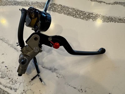 Cilindro maestro de freno delantero CBR 1000RR-R SP 2025 con palanca Evo Tech - CBR 1000 Foto 1 de 4