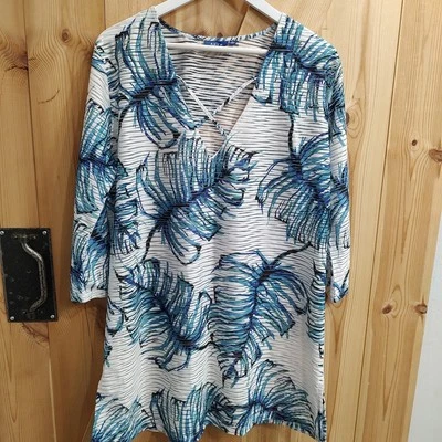 Apt 9 SWIM Cover Up XL AZUL/BLANCO HOJA TROPICAL SEMI TRANSPARENTE MANGA 3/4 costero Foto 1 de 4