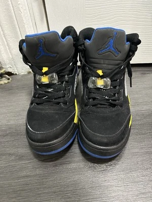 9.5 码 - Air Jordan 5 复古上海 2013 二手 状况完好 — 第 1/4 张图片