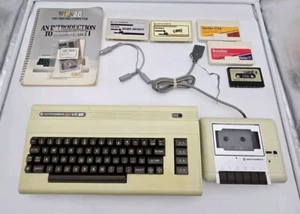 COMMODORE VIC-20 Vintage Computer Video Game System Works! READ DESCRIPTION - Afbeelding 1 van 9