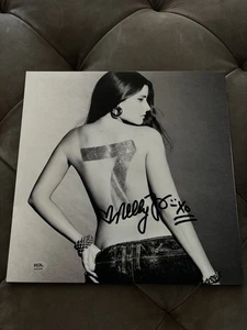 Vinilo autografiado firmado por Nelly Furtado con certificado de autenticidad de ADN Psa - Imagen 1 de 1