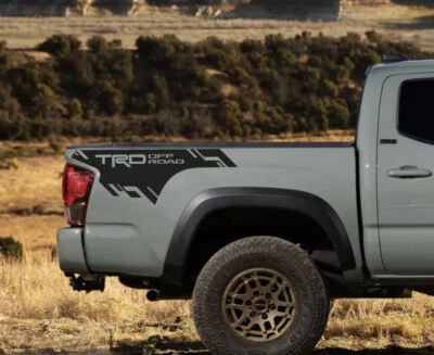 PEGATINA CALCOMANÍA VINILO CAMA LATERAL TODOTERRENO TRD Toyota Tacoma 2016-2022 Foto 1 de 4