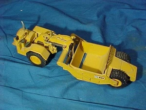Raspador push pull de juguete a escala 1:50 NZG con Alemania Caterpillar años 70 - Imagen 1 de 3