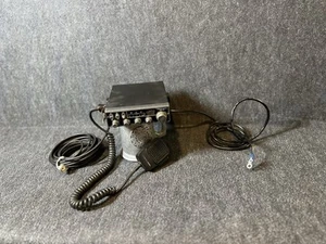 Vintage REALISTYCZNE TRC-474 TRC474 CB Radio nadawczo-odbiorcze 40 kanałów 21-1539 używane - Zdjęcie 1 z 10