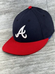 Atlanta Braves New Era 59Fifty Corona Baja Sobre el Campo Plana Bill Gorra Ajustada 7 1/8 - Imagen 1 de 24