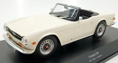 Minichamps 1/18 Scale 155 132035 - Triumph TR6 1969 LHD - White - Bild 1 von 4