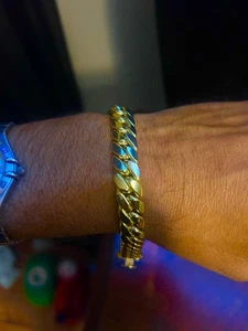 14k Gold Cuban Link Miami Bracelet 18.6 Grams Hollow Thick Looking ! 8 Inch - Picture 1 of 5