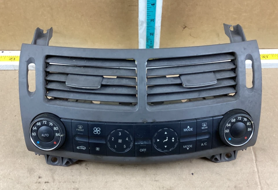 2006-2007 Mercedes-Benz E350 aquecedor controle climático temperatura CA 211830188 FABRICANTE DE EQUIPAMENTO ORIGINAL - Imagem 1 de 4