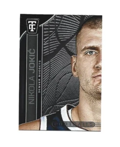 2024-25 Panini Totalmente Certificato - Nikola Jokic Portraits #1 Denver Nuggets NBA - Foto 1 di 2