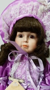 Muñeca Betty Jane Carter vintage años 80 violeta edición limitada porcelana musical - Imagen 1 de 11